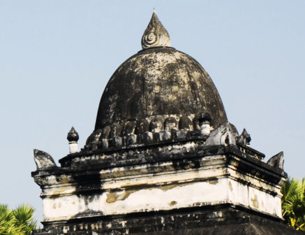 explore luang prabang temples by day